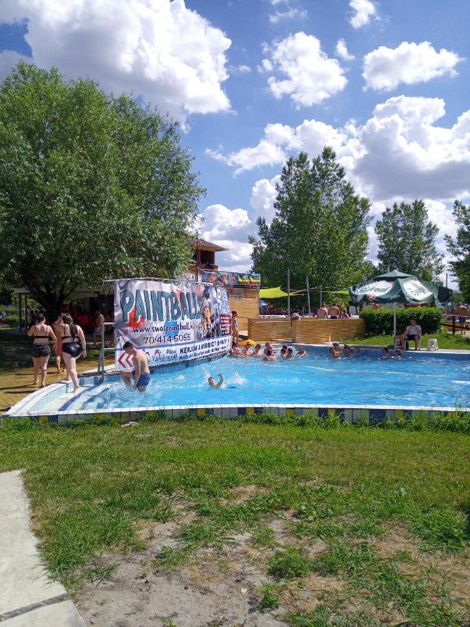 Ap. Near Thermal Bath Pápa Esterno foto